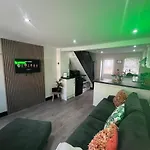 Дом отдыха Mint - Pet Friendly House In *